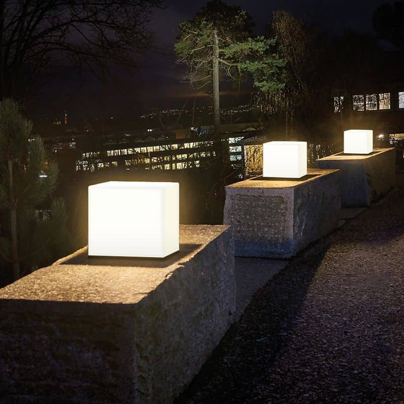 Lampara Solar Diseño Cubo Led En Acrílico